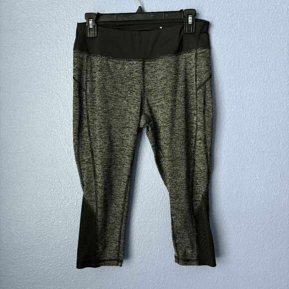 Women's TEK GEAR Black & White Mid Rise Capri Leggings Running Workout Fitness M - Picture 1 of 6